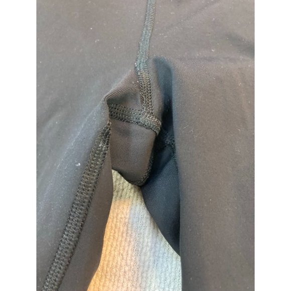 Lululemon Run: Pace Crop-Black. Size 6 - Picture 5 of 8
